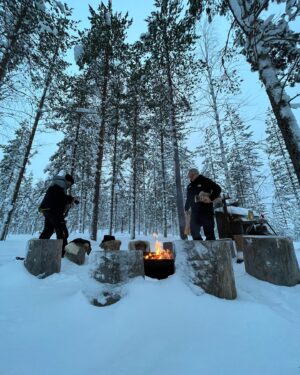 Elisha Applebaum Instagram - Safe to say I’ve had the most incredible time in Lapland. From the moment you land you can feel the heart of the place. Everywhere you turn is beautiful and everyone is so nice!! I loved it, I already miss it and I will be back.

Tip for sleeping in the snow hotel: when going to bed keep one eye and your nose out of the sleeping bag. See picture 2.

Thank you @arcticsnowhotel for making my Lapland dreams a reality 🧊💙