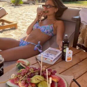Elisha Applebaum Instagram - @wildloverslondon 🐠🍉