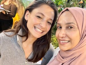 Elisha Applebaum Instagram - Yesterday I was so lucky to co-host an unforgettable day for the @thegirlsnetwork with @moon.onyx.starr & @rabina__khan 

It was a day of manifestation, self love and envisioning the future. Grateful to all the girls who came with open minds and hearts, we hope you enjoyed it! 💗

Couldn’t have done it without the kindness of: @honeyandco 
@theafterschoolcookieclub 
@missionworks.uk 
@fiveminutejournal 
@wildwomenteaclub