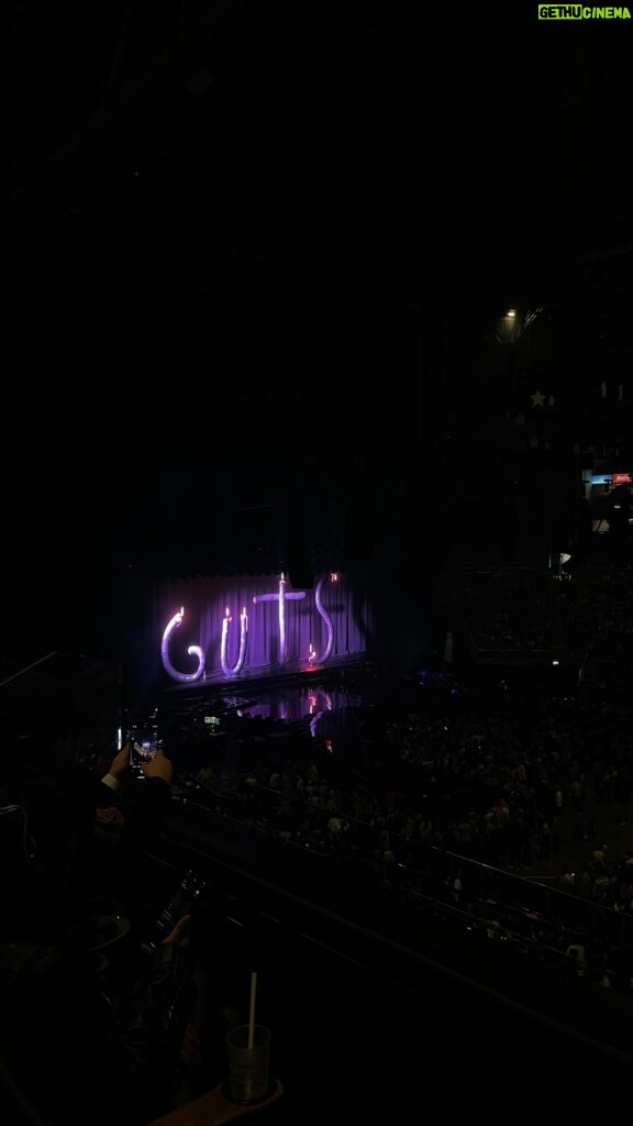 Elisha Applebaum Instagram - Olivia Rodrigo 🪩💜 POV: you get upgraded to the VIP suites with #O2priority 💫 Thank you so much for such a special night @O2UK! #O2Priority #Gifted