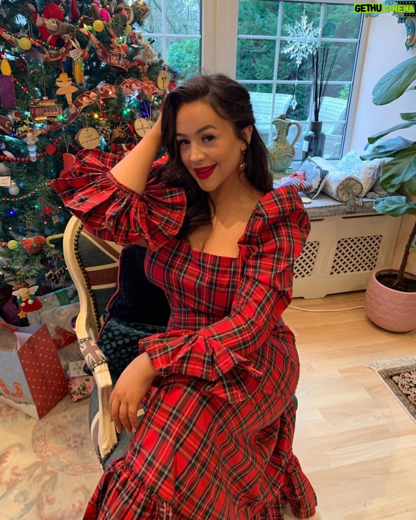Eliza Butterworth Instagram - Feeling beyond Christmassy now that I have my very own stunning dress from MARY BENSON! @marybensonlondon ♥️🎄♥️ I have been such a huge fan of Mary’s beautiful work for so long! Mary Benson’s dresses and designs are utterly spectacular and made from the most exquisite and sustainable fabrics! Check out her website for more gorgeous pieces! Plus, Mary and her team are ANGELS!!! All I want under my tree is more dresses from Mary!! ♥️🎄♥️