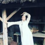 Eliza Butterworth Instagram - Flossing into the week like…..👵🏻💫 #sexysaxons #crossflossing #yeoldeyoga #cabbagecardio #thelastkingdom #season5