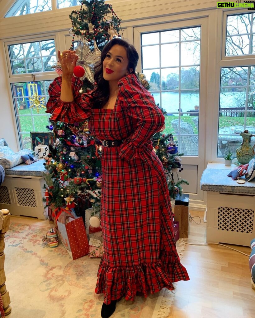 Eliza Butterworth Instagram - Feeling beyond Christmassy now that I have my very own stunning dress from MARY BENSON! @marybensonlondon ♥️🎄♥️ I have been such a huge fan of Mary’s beautiful work for so long! Mary Benson’s dresses and designs are utterly spectacular and made from the most exquisite and sustainable fabrics! Check out her website for more gorgeous pieces! Plus, Mary and her team are ANGELS!!! All I want under my tree is more dresses from Mary!! ♥️🎄♥️