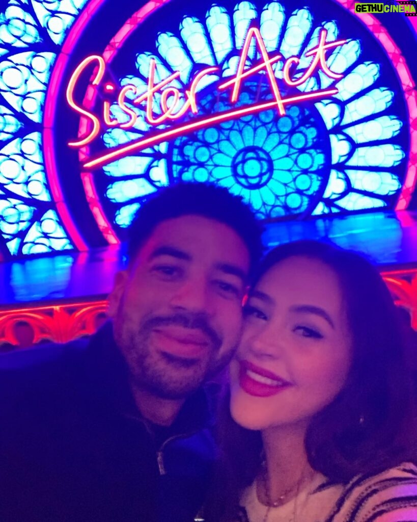Eliza Butterworth Instagram - SISTER ACT THE MUSICAL!!!! 🪩⛪️🪩 Woooowwww what an honour to attend the opening night of the utterly extraordinary production of Sister Act at the Dominion Theatre in London!!! This was the most dazzling, sensational, hilarious, funky and fabulous show!! The entire cast blew us all away with their stunning acting, dancing and incredible voices! The unbelievable @beverleyknight had our jaws on the floor!! If you want to have the best night ever, go and see this show!!! 🤩🎤🤩 @sisteractsocial @jwponstage @dominiontheatre