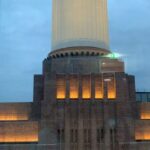 Eliza Butterworth Instagram - Oh what a night! 🪩🏙️🪩 at the absolutely exquisitely stunning @artotellondonbattersea ART’OTEL BATTERSEA in London! The most gorgeous and unique hotel I have ever seen with such mindblowing views of Battersea Power station! We had synchronised swimmers, live music and painters making stunning art in front of us! Unreal!! Woooww! Thank you so much @artotellondonbattersea for having us also to dine on the delicious food from @joiabattersea! Beautiful. @artotel #myartotel #artotelbattersea #joiarestaurant ✨✨✨ thank you so much to @epilogueagency and @loopvip