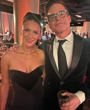 Elizabeth Hendrickson Instagram - Oh what a night 🎶

@youngandrestlesscbs
@lizzyseguin ~ styling 
@nadrijewelry ~ earrings/ring
@sterlingforever~ necklace /ring
@moresweettea & @daniellefspencer ~ glam
@nailzby_cee ~ nails