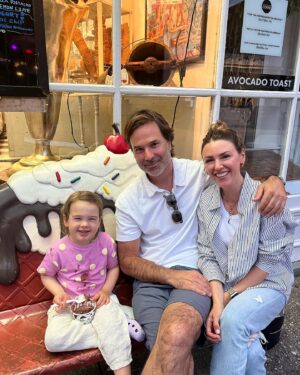 Elizabeth Hendrickson Instagram - A night out with the fam in my hometown Northport. Couldn’t leave without ice cream from Lics.  Finally feels like summer and Jojo is clearly here for it !