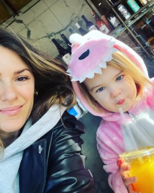 Elizabeth Hendrickson Instagram - Girls weekend 😍