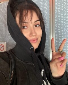 Actress Elizabeth Kopecká HD Instagram Photos and Wallpapers June 2024