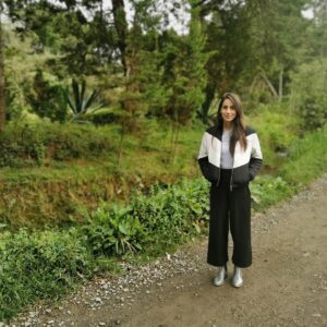 Elizabeth Minotta Instagram - Caminar por el #campo es una de las experiencias más bonitas de la vida. Viviendo en gaia... Necesitamos más #dioses para adorar?
