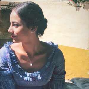 Elizabeth Minotta Instagram - Para quienes me preguntan en qué series de Netflix he participado, entre otras series, me pueden ver en #Bolívarunaluchaadmirable
como Bernardina Ibáñez. Les recomiendo muchísimo la serie!

#actriz #actrizcolombiana #elizabethminotta #lacolombiana #seriesdeepoca #bernardinaibañez
