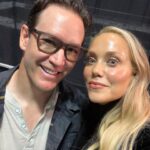 Elizabeth Berkley Instagram - Thank you #90sCon and Fred @primetimeappearances @thats4ent !🙏🏼I had the best weekend meeting forever fans and catching up with some amazing artists who also have been working hard since they were kids too... Not to mention, they all happen to hold a special place in pop culture for their amazing shows that have long been a part of people’s most treasured memories from childhood. This one right here is a part of mine🙏🏼 #Sbtb #friendsforever #jessieandzack #bayside ❤️#imsoexcited