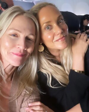 Elizabeth Berkley Instagram - Tampa 90s con photo dump… 🌴each one needs no explanation 🤣🤣🤣❤️❤️#friendsforever #buddybands #malibusands #iykyk #friends #friendship #reunion