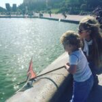 Elizabeth Berkley Instagram - Do you have any little moments that now are Imprinted as a big moment, that you know you were present for and if you could go in a Time Machine to re-live them again, you would in a heart beat? Ahhh…. This was one of them …⛵️family #paris #baby #love ❤️❤️