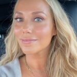 Elizabeth Berkley Instagram - Had the BEST time on the LIVE today with you guys! It was so much fun chatting and taking questions about the work through the years that you’ve enjoyed. More to come!🎬🎥❤️🌟