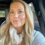 Elizabeth Berkley Instagram - So... just sharing the new version of shooting a #promo... this was while shooting for new @peacocktv watch party... in my CAR- enjoy the #blooper....❤️❤️ #savedbythebell #justwantedtomakeyousmiletoday #friendsforever #love Glam: me 🤣 #imsoexcited