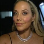Elizabeth Berkley Instagram - People’s Choice Awards last week... lots of fun getting out of sweatpants and a bun on my head and into #glam, presenting with @mariolopez ... countdown to Wednesday , so get ready to binge all 10 episodes of #savedbythebell @peacocktv ❤️❤️ #peopleschoiceawards Makeup: @kathleenkarridene Stylist:@jeanannwilliams Tux:@ralphlauren Jewels:@anitako Hair color 🤩:@traceycunningham