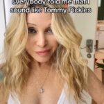 Elizabeth Daily Instagram - I guess the cats out of the bag 😂😉🤭 #voiceactor #nickelodeon #tommypickles #rugrats