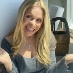 Elizabeth Daily Instagram - How the #TwoAndAHalfMen theme somg came to be!!! Did you know this??? #trend #voiceover #nostalgia