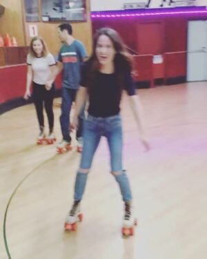 Elizabeth Reaser Instagram - Killing it and by it I mean my shins
