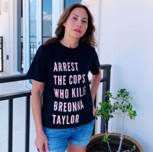 Elizabeth Rodriguez Instagram - We haven’t forgotten... It’s been 150 days since Breonna Taylor was murdered in her home by Jonathan Mattingly, Brett Hankison, and Myles Cosgrove—and her killers have not been charged. Too often Black women who die from police violence are forgotten. Let’s stay loud, keep demanding justice for Breonna and her family, and SAY HER NAME. Proud to stand with WNBA players in joining this campaign, created by @phenomenal in partnership with the Breonna Taylor Foundation, to which all profits from tees will be donated. (Art by @arlyn.garcia) @phenomenal #breonnataylor #wnba