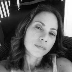 Elizabeth Rodriguez Instagram - “CHALLENGE ACCEPTED” Happy Friday. Here’s to all the amazing woman that inspire me, that lift me and that continue to create, love and GET IT DONE despite it all!!! Some of the one’s that called me out  @bitsietulloch @theonlymelanie @onecuckooflew @officialbethdover @misslloren @sarahninahayon @yettita @rainaleonhair @pattitroisi @michelleobama 😜 #womensupportingwomen #challengeaccepted