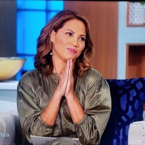 Elizabeth Rodriguez Instagram - THANK YOU to everyone at @thetalkcbs for all the love and support today!!! Especially these fierce woman!! @sherylunderwood @amandakloots @elainewelteroth 
I had a blast co-hosting  with you! 
Let's do it again 💕🎊💋#letschat 
#thetalk
#womanpower #womensupportingwomen #keeptalking #keepgrowing #keepmovingforward
