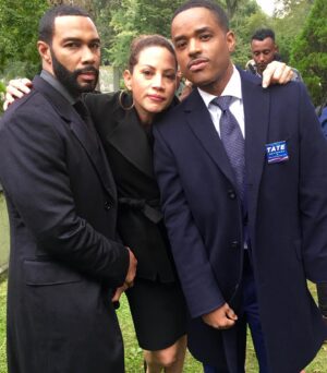 Elizabeth Rodriguez Instagram - 🖤Spoiler Alert 🖤here are some  #bts from Last week’s episode 2 of @power_starz. The last 2 pics are “if I was acting in a Spanish Soap this is how it would go down” it was a long day... 😜#shenanigans with @josephsikora4 @larenztate @omarihardwickofficial @moniquecurnen @quincytylerbernstine  #betweentakes #swipeleft #thefinalbetrayal #laughing #crying #actor #actorslife #photoop #novelas #angelaforever #power  I see you @shane_m_johnson laughing in the background
