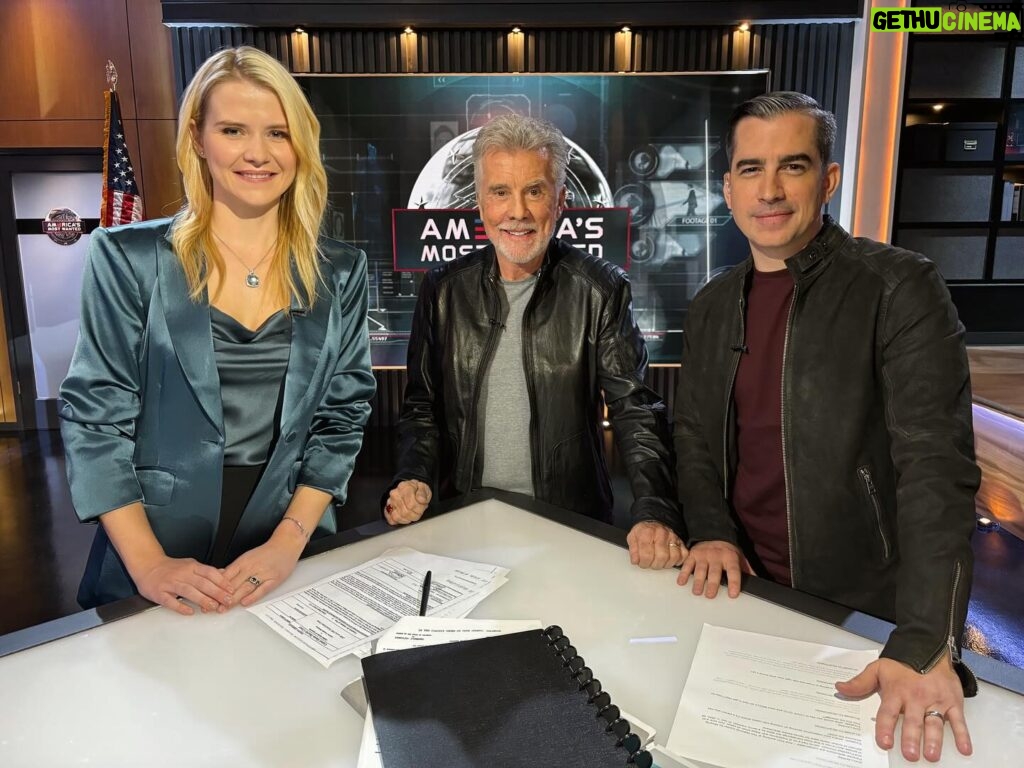 Elizabeth Smart Instagram - I am so excited to finally share with everyone that I will be a special guest on the season premier of Americas Most Wanted. Make sure to tune in on Monday, January 22nd at 8/7c on Fox.