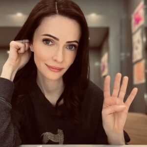 Elizabeth Tulloch Instagram - Some shots from our first week back to work on #SupermanAndLois. #Grimm and #AMillionLittleThings fans, swipe for a surprise 😉