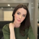 Elizabeth Tulloch Instagram - Starting to feel the feels. 😔 Last week we began shooting the penultimate episode of #SupermanAndLois, approaching the end of a beautiful era. Wanted to thank my girl Lisa Marie (@vancouvermedicalaesthetician) at @theskingirls. I’ve been “stacking” IPL (Intense Pulsed Light) and Clear & Brilliant lasers - and my skin has been better than ever. Which is great because we have been doing flashbacks where I need to be 20 years younger and I don’t feel like a complete imposter 😜. And also many thanks to @trishymakeup @wanita_may for the years of wonderful #LoisLane hair and makeup looks. 💜