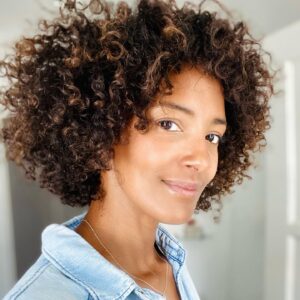 Ella Thomas Instagram - When your hair still has vacation vibes!  #friyay 😎

📸-portrait mode