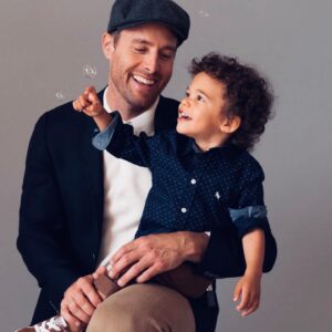 Ella Thomas Instagram - Happy Father’s Day to my incredible husband... you are crushing parenthood everyday and we love you “one million 35” #dadlife 💖