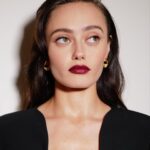 Ella Purnell Instagram - Yellowjackets Season 2 premiere 🐝💀👂Look by the wonderful @emilychengmakeup, @kattthompson & @sophielopez 👑