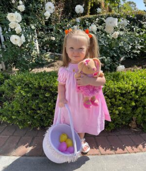 Elle Evans Instagram - Can’t get over this Easter cuteness 💝🐰🥕🥚🐣🪺💐🎀