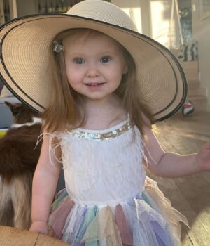 Elle Evans Instagram - Can’t get over this Easter cuteness 💝🐰🥕🥚🐣🪺💐🎀
