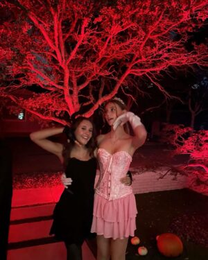 Elle Graham Instagram - 🎃