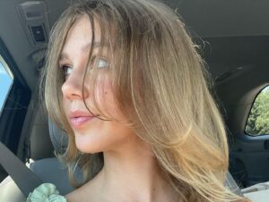 Elle Graham Instagram - New hair ✂️ *also my Tiktok is BAAAAACK