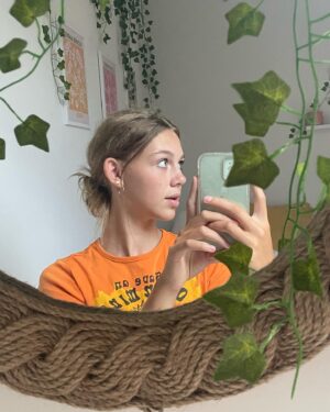 Elle Graham Instagram - 🌿