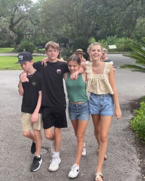 Elle Graham Instagram - My heart is sad, but so grateful for the opportunity to make friends who are forever family. Thank you #secretsofsulphursprings for being such a beautiful experience. I’ll never forget you❤️