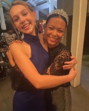 Elle Graham Instagram - My heart is sad, but so grateful for the opportunity to make friends who are forever family. Thank you #secretsofsulphursprings for being such a beautiful experience. I’ll never forget you❤️
