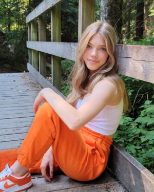 Elle McKinnon Instagram - 🍊🍊🍊