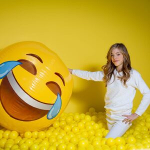Elle McKinnon Instagram - I am sure we all feel like we are living in a bubble by now! What are you guys doing to stay happy and safe? Let's all share some positivity to help each other get through this #allinthistogether #choosekind #sharingiscaring #bubble #flattenthecurve