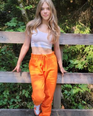 Elle McKinnon Instagram - 🍊🍊🍊