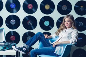 Elle McKinnon Instagram - So excited for the Grammys tomorrow!!! Who's watching? #recordingacademy #grammys2019 #vinyl
