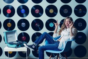 Elle McKinnon Instagram - So excited for the Grammys tomorrow!!! Who's watching? #recordingacademy #grammys2019 #vinyl