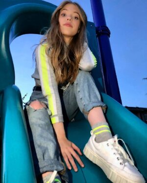 Elle McKinnon Instagram - Sliding into another year! Happy Birthday to all the lions out there🦁 #leos #14