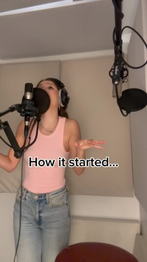 Elle Winter Instagram - From the studio to the stageee 💜 “Right Now” out now 🔮

#reels #explore #discover #newmusic  #music #singer #singersongwriter #pop #popmusic #originalsong #originalmusic #relatable #goodvibes #fun #artists #performance #studio #behindthescenes #bts