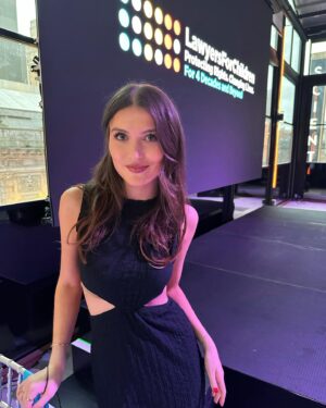 Elle Winter Instagram - Such an amazing night performing at @lawyersforchildren 40th anniversary gala. Such an incredible organization that supports and empowers so many children in need🙏🏻❤️