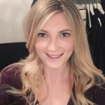 Elle Fowler Instagram – Rocking no makeup today except mascara 💁🏼